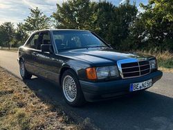 Schwarz Gebraucht 1991 Mercedes 190 Limousine | 9.500 €