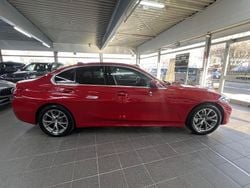 Melbournerot Gebraucht 2020 BMW 330e Luxury Line Kombi | 28.999 € (Fairer Preis)