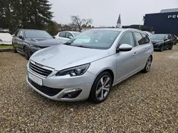 Lackierung aluminiumgrau/metall (metallic) Gebraucht 2015 Peugeot 308 Allure Kombi | 10.490 € (Etwas zu teuer)