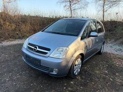 Grau Gebraucht 2005 Opel Meriva Edition Van / Kleinbus | 3.750 € (Etwas zu teuer)