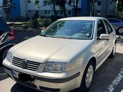 Silber Gebraucht 1999 VW Bora Edition Limousine | 1.800 € (Fairer Preis)