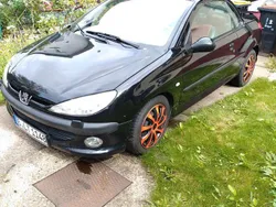 Schwarz Gebraucht 2003 Peugeot 206 CC Cabrio | 2.300 € (Fairer Preis)