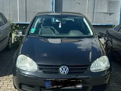 Schwarz Gebraucht 2005 VW Golf V Kleinwagen | 2.250 € (Fairer Preis)