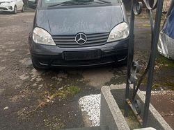 Schwarz Gebraucht 2003 Mercedes Vaneo Van / Kleinbus | 1.300 €