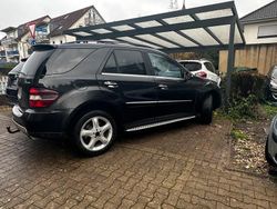 Schwarz Gebraucht 2008 Mercedes ML320 SUV | 8.500 €