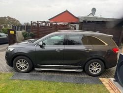 Grau Gebraucht 2017 Kia Sorento Platinum Edition SUV | 22.999 € (Fairer Preis)