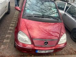 Rot Gebraucht 2002 Mercedes A190 Kleinwagen | 600 € (Superpreis)