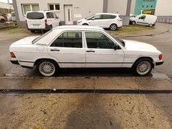 Weiss Gebraucht 1986 Mercedes 190 Limousine | 2.300 €