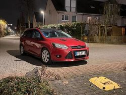 Rot Gebraucht 2011 Ford Focus Kombi | 4.000 € (Fairer Preis)