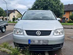 Grau Gebraucht 2003 VW Touran Van / Kleinbus | 3.850 € (Teuer)