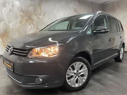 Grau Gebraucht 2014 VW Touran Life Van / Kleinbus | 8.999 € (Guter Preis)