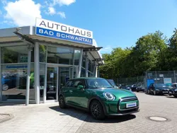 British racing green iv metall Gebraucht 2022 Mini ONE Classic Kleinwagen | 20.950 € (Etwas zu teuer)
