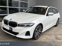 Mineralweiß metallic Gebraucht 2024 BMW 320 Comfort Edition Kombi | 37.949 € (Guter Preis)