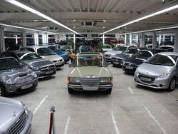 Grün Gebraucht 1984 Mercedes 240 Limousine | 14.850 €