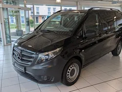 Obsidianschwarz Gebraucht 2022 Mercedes Vito Van / Kleinbus | 28.990 € (Fairer Preis)