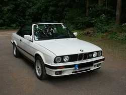 Weiß Gebraucht 1992 BMW 318 Cabriolet Cabrio | 11.990 €
