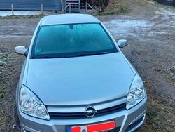 Silber Gebraucht 2004 Opel Astra Cosmo Limousine | 1.700 € (Fairer Preis)