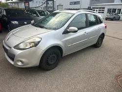 Silber Gebraucht 2012 Renault Clio IV Limousine | 1.450 €