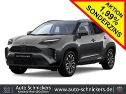 Grau Neu 2025 Toyota Yaris Cross SUV | 28.940 €