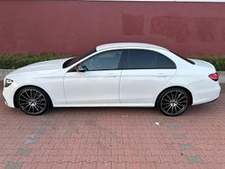 Weiß Gebraucht 2021 Mercedes E220 AMG Limousine | 40.900 € (Teuer)