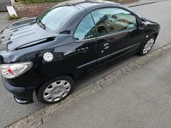 Schwarz Gebraucht 2003 Peugeot 206 CC Cabrio | 1.800 €