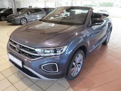 Grau Gebraucht 2023 VW T-Roc Cabriolet Move Cabrio | 33.745 € (Fairer Preis)
