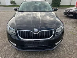 Schwarz Gebraucht 2014 Skoda Octavia Ambition Kombi | 6.900 € (Guter Preis)