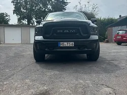 Schwarz Gebraucht 2018 Dodge Ram Abholung | 42.500 € (Teuer)