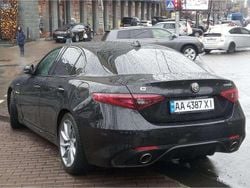 Gebraucht 2017 Alfa Romeo Giulia Veloce Limousine | 25.000 € (Etwas zu teuer)