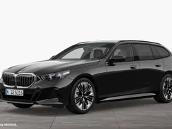 Saphirschwarz Gebraucht 2024 BMW 520 M Sport Kombi | 53.890 € (Superpreis)