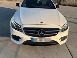 Weiß Gebraucht 2018 Mercedes E200 AMG line Limousine | 27.900 € (Teuer)