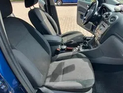 Blau Gebraucht 2009 Ford Focus Cabriolet Cabrio | 2.500 €