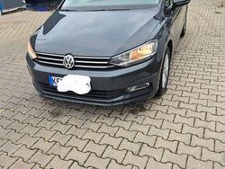 Grau Gebraucht 2016 VW Touran Comfortline Van / Kleinbus | 12.950 € (Fairer Preis)