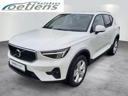 Crystal white (metallic) Gebraucht 2024 Volvo XC40 Core SUV | 32.980 € (Guter Preis)