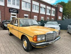 Gelb Gebraucht 1980 Mercedes 200 Limousine | 3.450 €