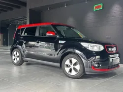 Schwarz Gebraucht 2016 Kia Soul EV Play SUV | 10.990 € (Teuer)