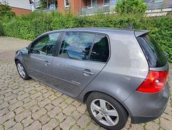 Grau Gebraucht 2008 VW Golf V Limousine | 4.149 €