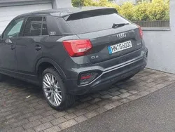 Grau Gebraucht 2023 Audi Q2 Sport SUV | 29.000 € (Fairer Preis)