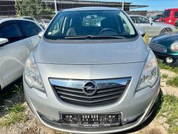 Silber Gebraucht 2012 Opel Meriva Van / Kleinbus | 2.700 €