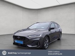 Grau Gebraucht 2024 Ford Focus ST-Line X Limousine | 24.940 € (Fairer Preis)