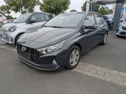 Grau Gebraucht 2021 Hyundai i20 Select Limousine | 15.490 € (Fairer Preis)