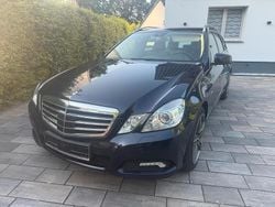 Blau Gebraucht 2010 Mercedes E350 Avantgarde Kombi | 8.000 € (Guter Preis)
