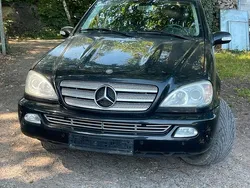 Schwarz Gebraucht 2004 Mercedes ML270 SUV | 3.300 €