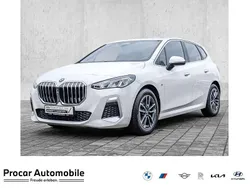 Weiß Gebraucht 2023 BMW 218 Active Tourer M Sport Van / Kleinbus | 28.995 € (Fairer Preis)