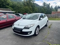 Weiß Gebraucht 2013 Renault Mégane III Bose Edition Limousine | 4.200 € (Fairer Preis)