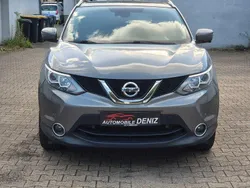 Grau Gebraucht 2016 Nissan Qashqai N-Connecta SUV | 9.799 € (Superpreis)