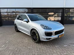 Grau Gebraucht 2016 Porsche Cayenne S E-Hybrid Platinum Edition SUV | 33.490 €