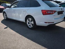 Weiß Gebraucht 2018 Skoda Superb Active Kombi | 11.333 € (Superpreis)