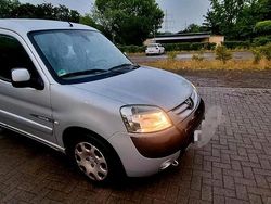 Grau Gebraucht 2006 Peugeot Partner Van / Kleinbus | 3.500 € (Etwas zu teuer)
