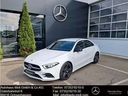 Weiß Gebraucht 2022 Mercedes A200 AMG Limousine | 32.900 € (Teuer)